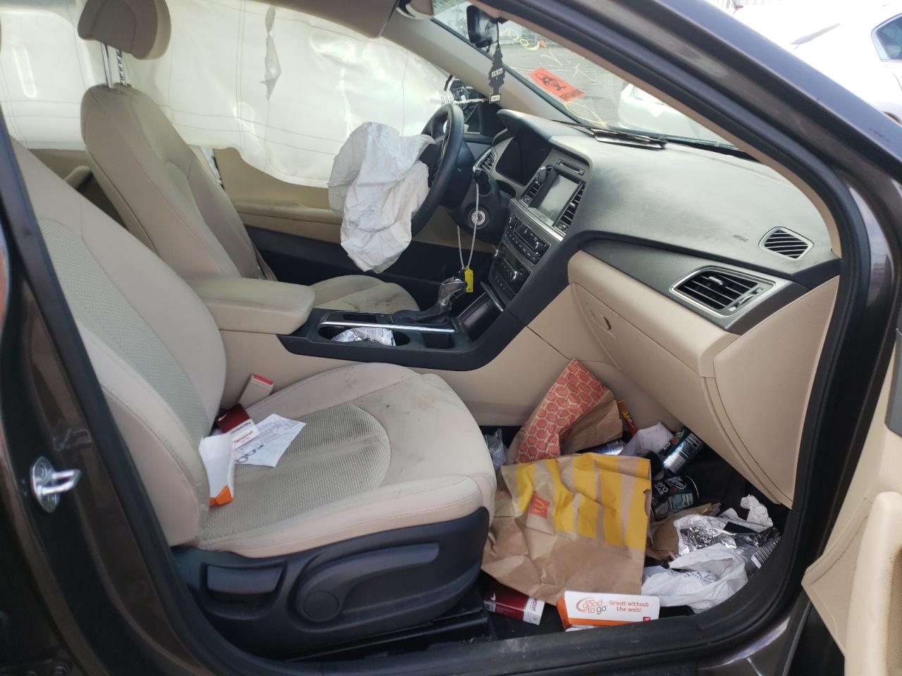 Photo 5 from auction – 2017 HYUNDAI SONATA SE with VIN 5NPE24AF9HH595276