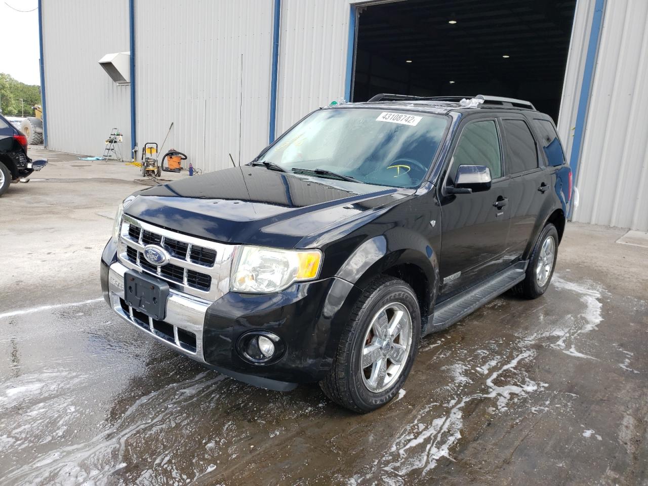 Photo 2 from auction – 2008 FORD ESCAPE LIM with VIN 1FMCU04188KC31700