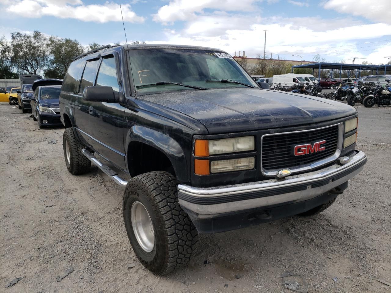 GMC SUBURBAN 1997 with VIN 3GKFK16RXVG501467 - Photo from auction