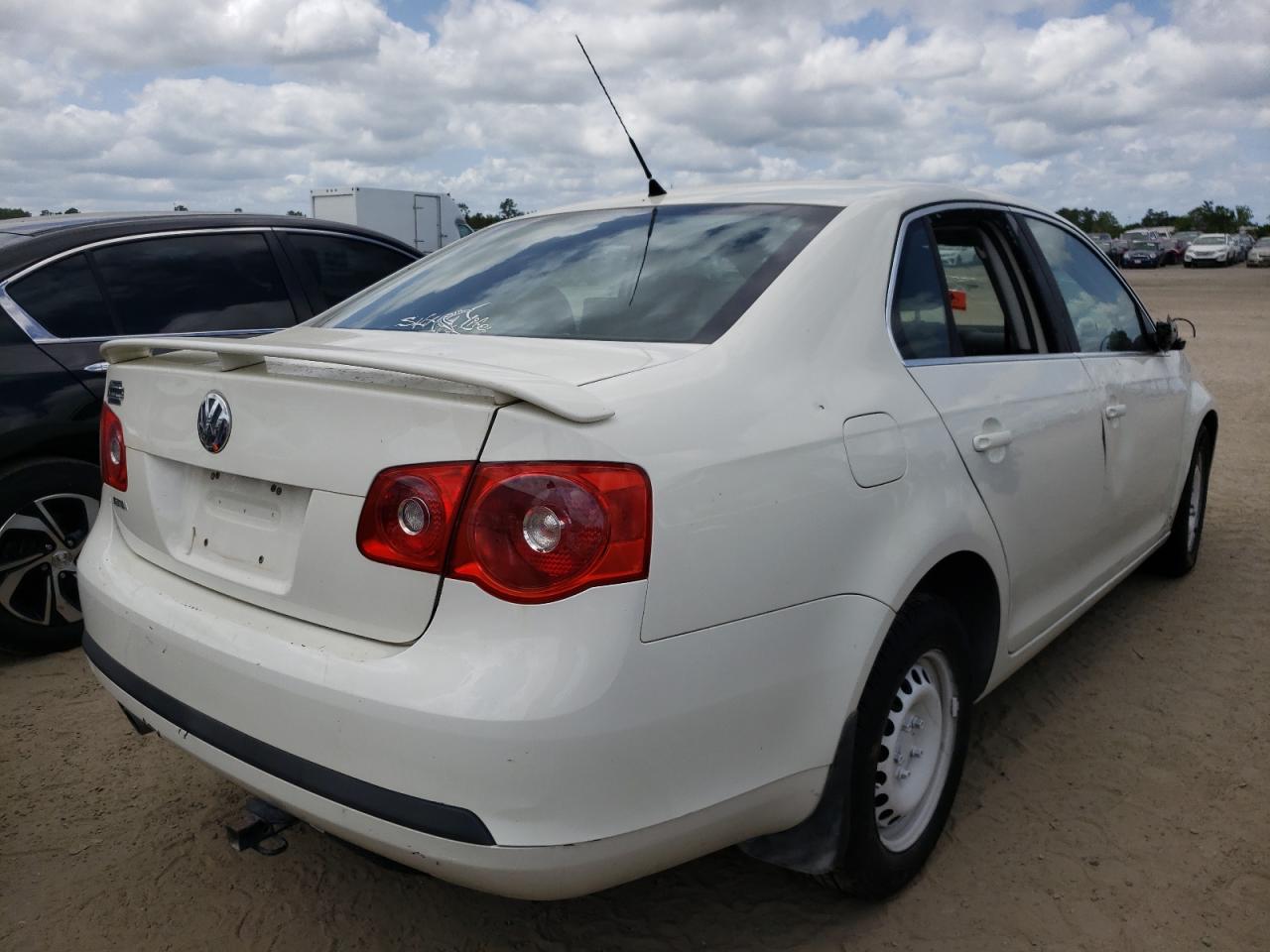 Photo 4 from auction – 2007 VOLKSWAGEN JETTA with VIN 3VWGF81K07M054043