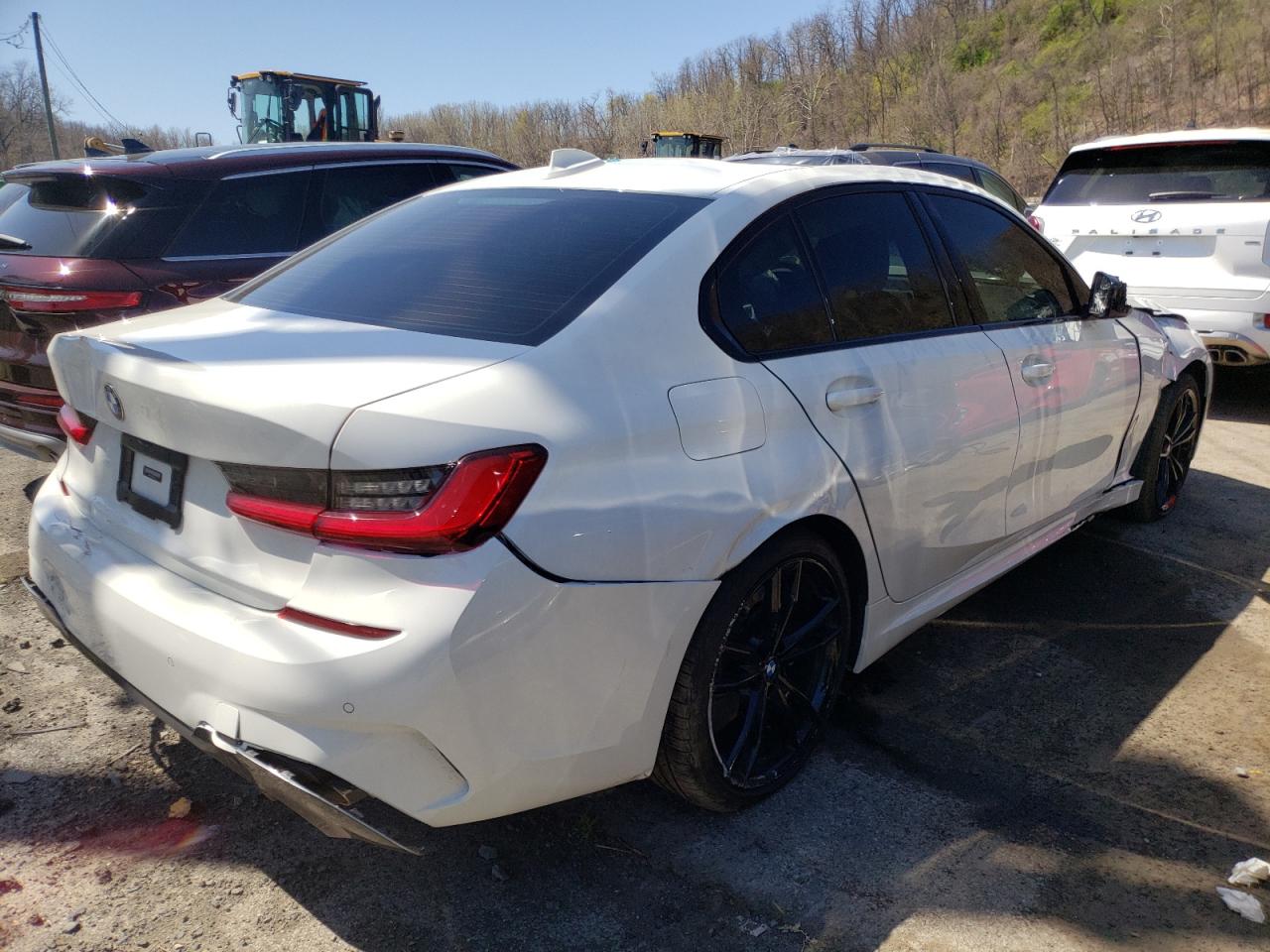 Photo 4 from auction – 2021 BMW 330XI with VIN 3MW5R7J01M8B56138