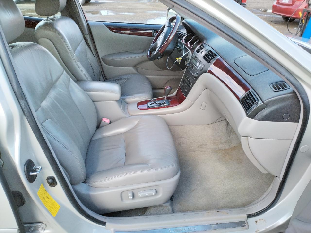 Photo 5 from auction – 2004 LEXUS ES 330 with VIN JTHBA30G440006845