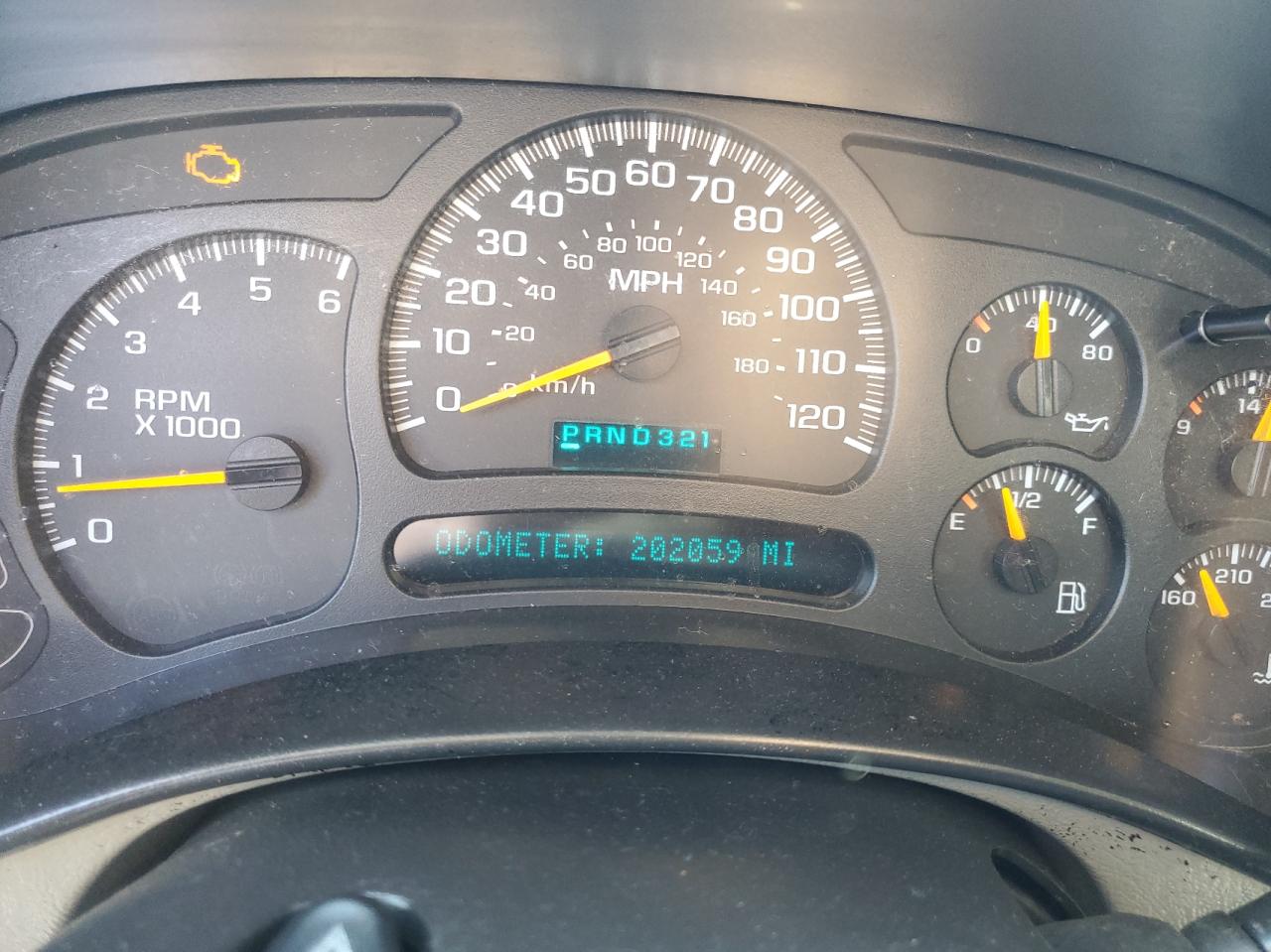 Photo 8 from auction – 2005 GMC NEW SIERRA with VIN 2GTEK13T151134877