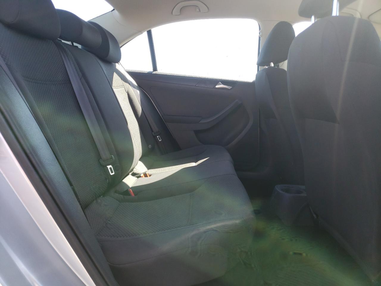 Photo 6 from auction – 2011 VOLKSWAGEN JETTA BASE with VIN 3VW2K7AJXBM021535