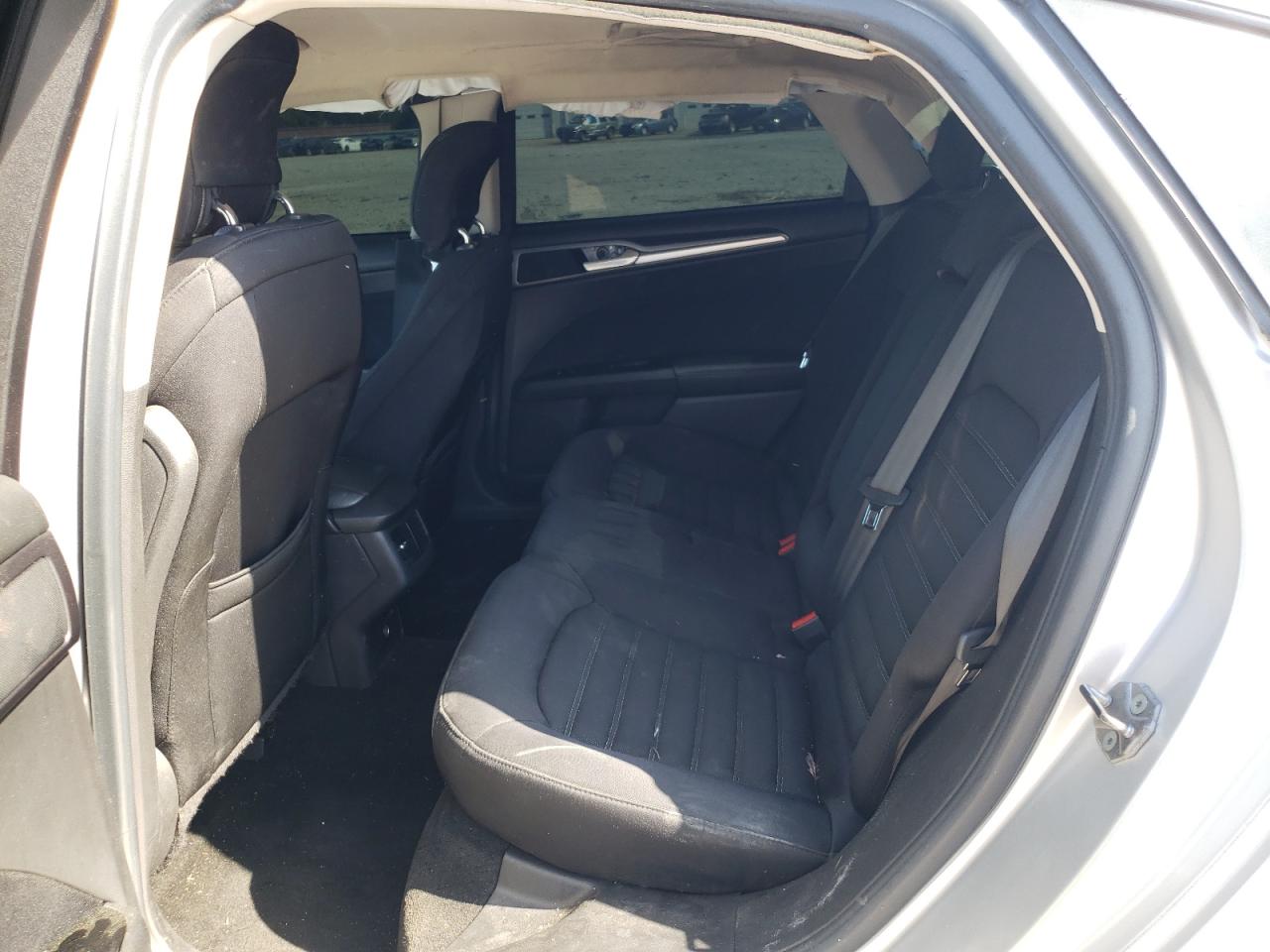 Photo 6 from auction – 2013 FORD FUSION SE with VIN 3FA6P0HR2DR326421