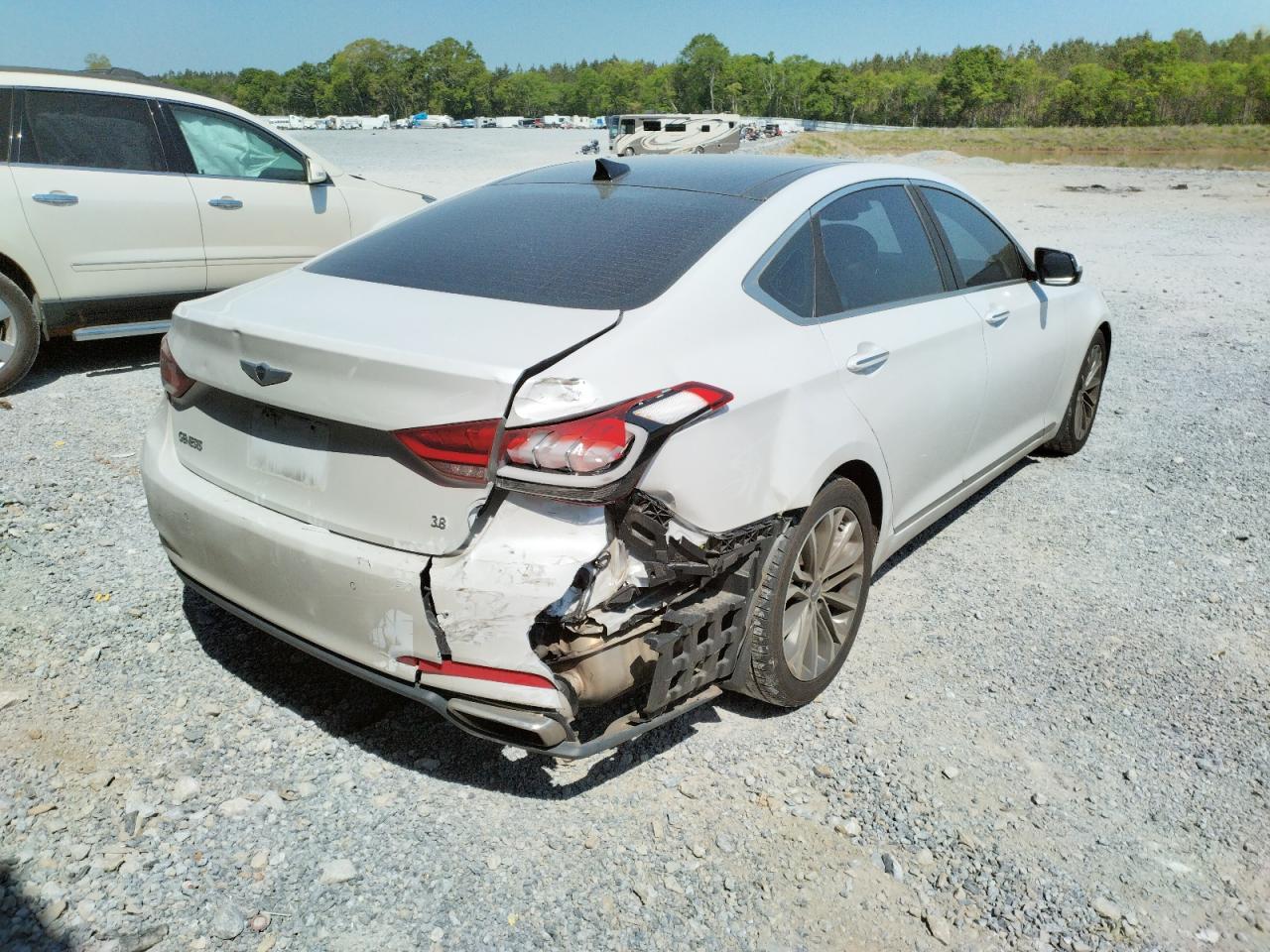 Photo 4 from auction – 2016 HYUNDAI GENESIS 3. with VIN KMHGN4JE7GU107305