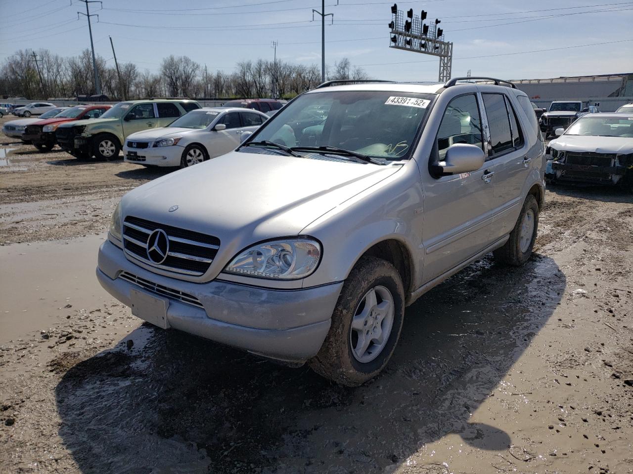 Photo 2 from auction – 2001 MERCEDES-BENZ ML 320 with VIN 4JGAB54E01A234423