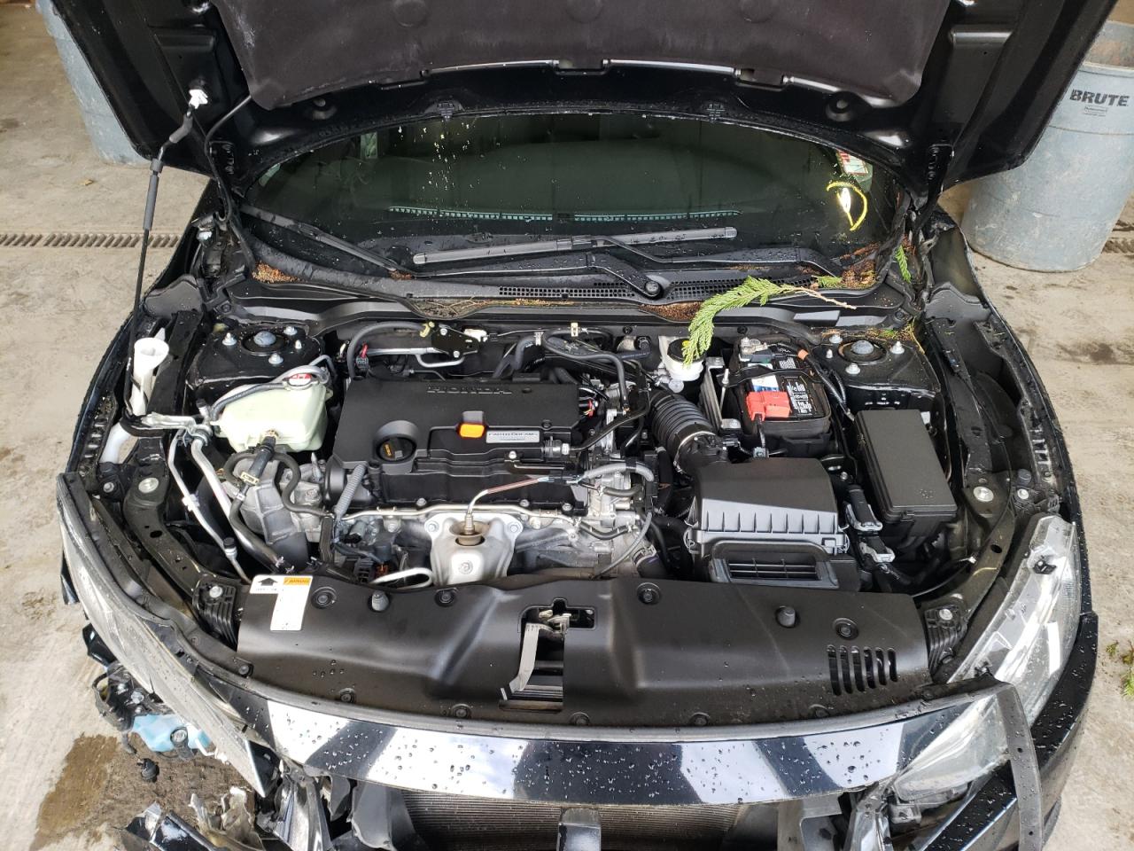 Photo 12 from auction – 2016 HONDA CIVIC LX with VIN 19XFC2F58GE248837