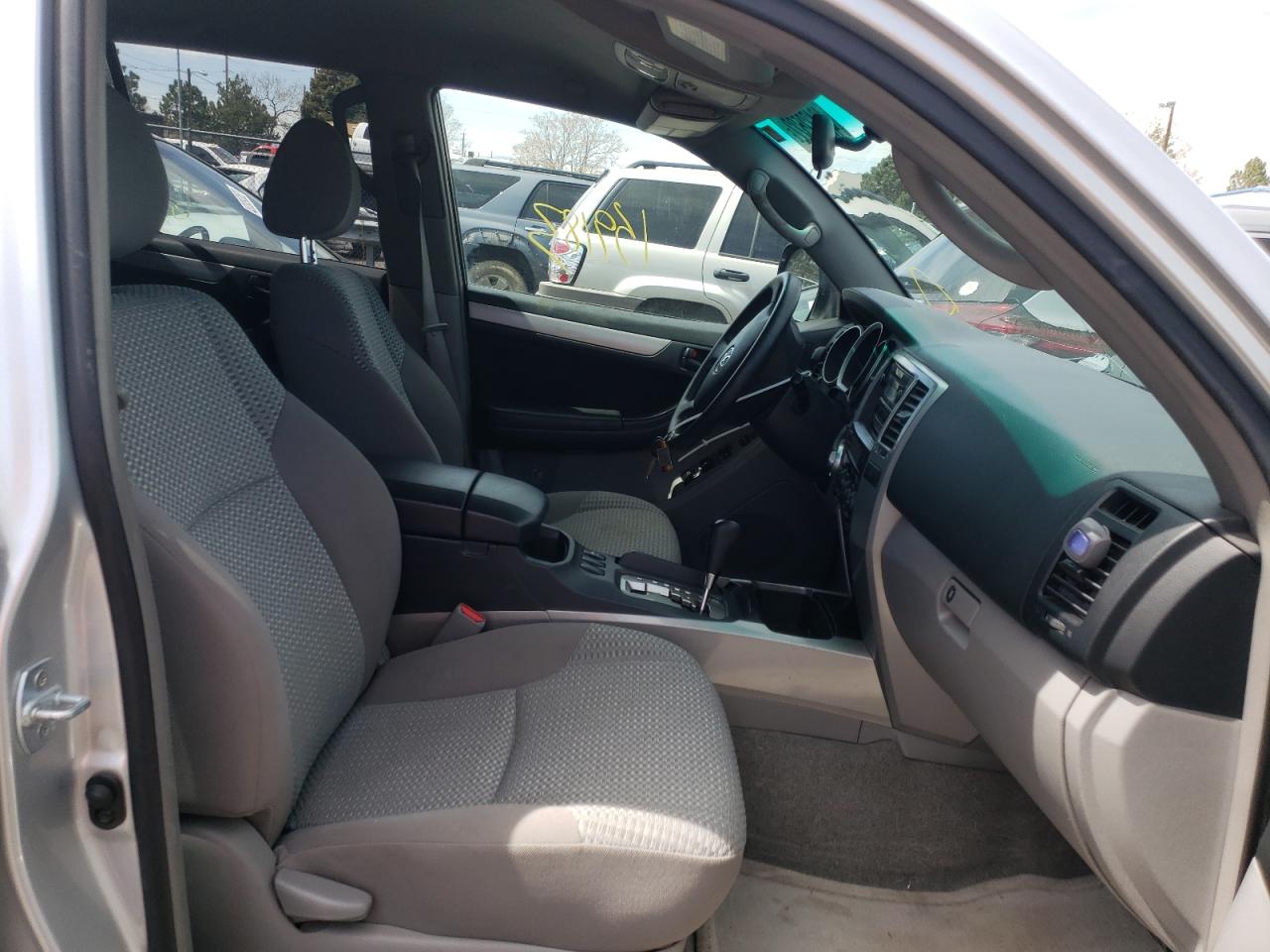 Photo 5 from auction – 2006 TOYOTA 4RUNNER SR with VIN JTEBU14R460098742