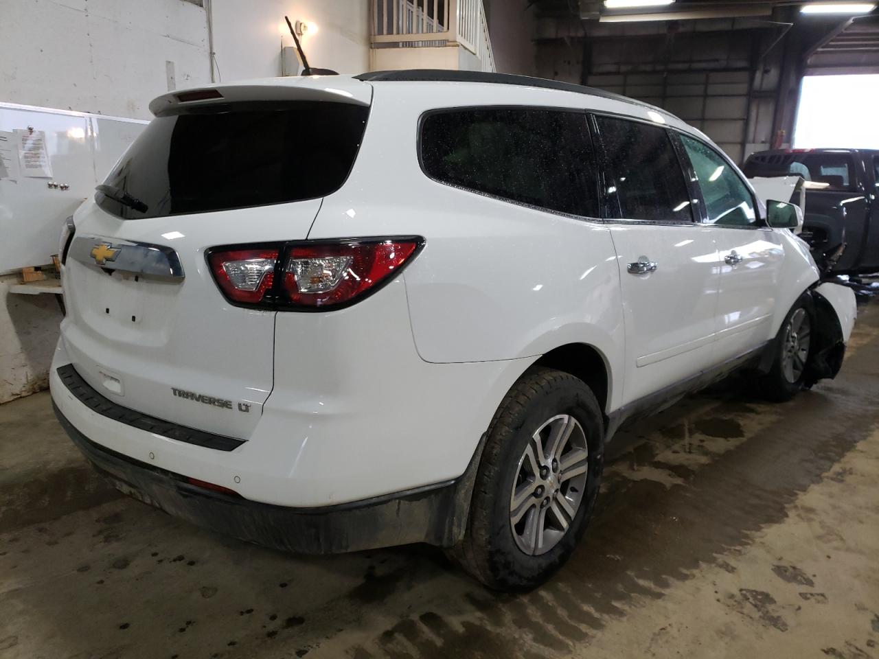 Photo 4 from auction – 2016 CHEVROLET TRAVERSE L with VIN 1GNKRHKD4GJ240242