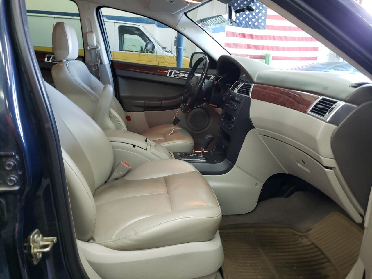 Photo 5 from auction – 2007 CHRYSLER PACIFICA T with VIN 2A8GF68X47R195885