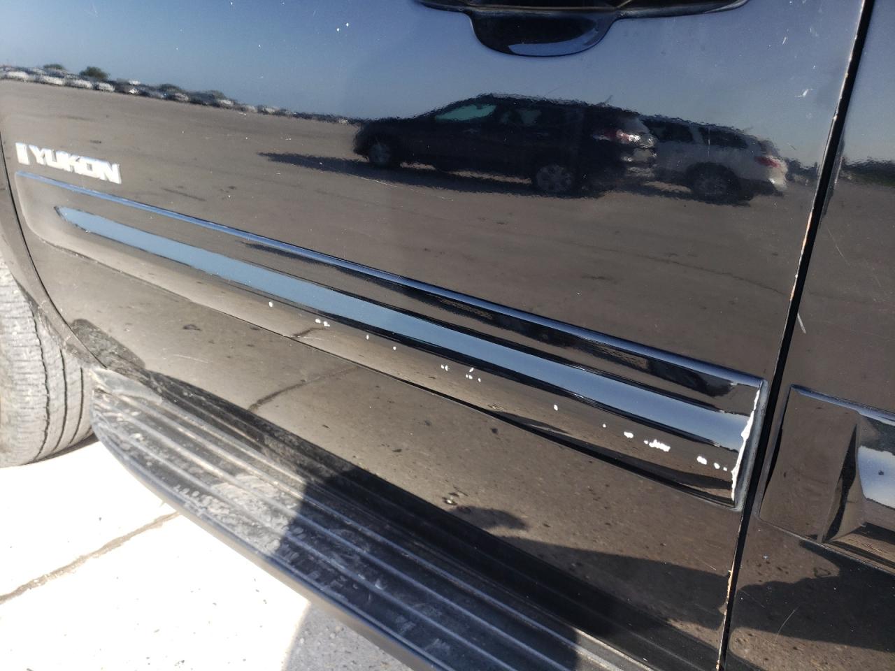 Photo 9 from auction – 2007 GMC YUKON with VIN 1GKFC13067R424831