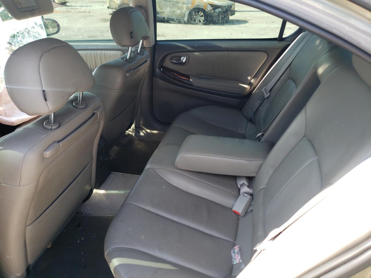 Photo 6 from auction – 2001 INFINITI I30 with VIN JNKCA31A41T040910