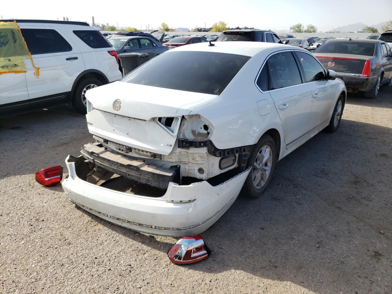 Photo 4 from auction – 2016 VOLKSWAGEN PASSAT with VIN 1VWAT7A30GC022227