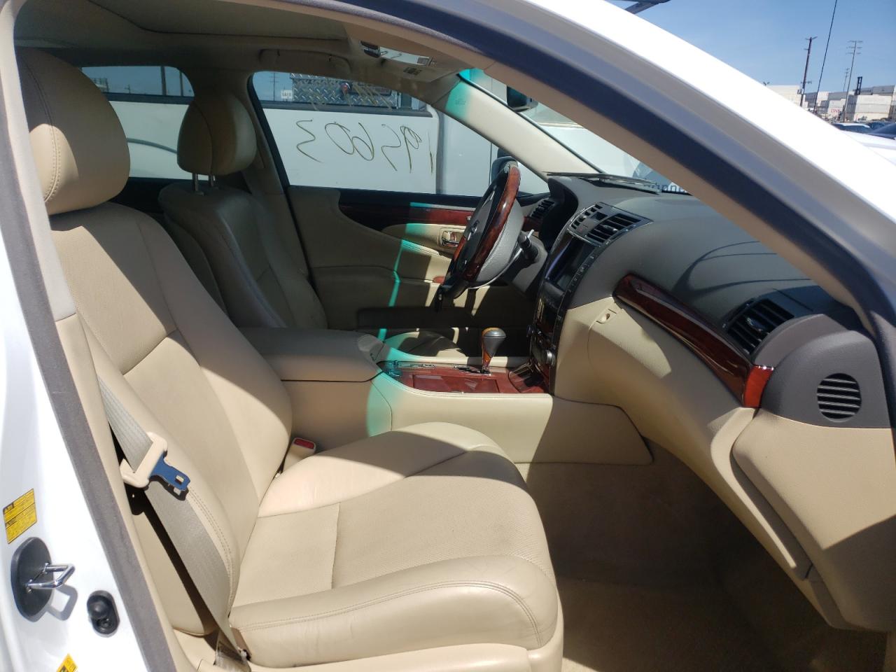 Photo 18 from auction – 2008 LEXUS LS 460 with VIN JTHBL46F785077710