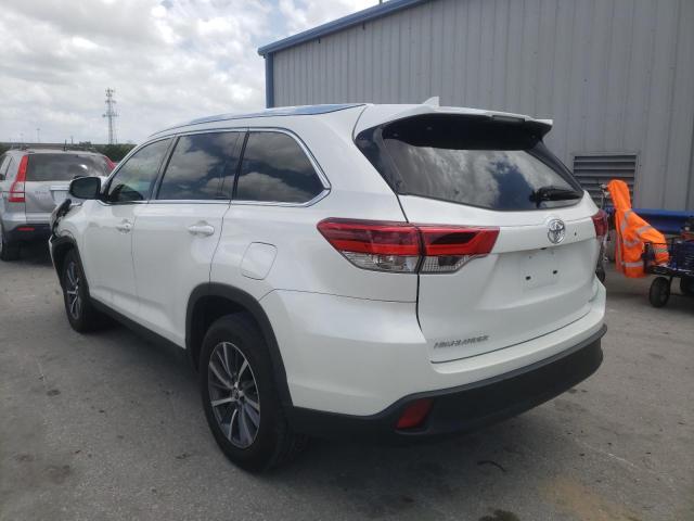 Photo 6 from auction – 2019 TOYOTA HIGHLANDER with VIN 5TDKZRFH0KS564294