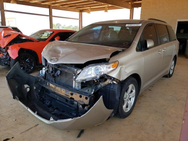 Photo 2 from auction – 2017 TOYOTA SIENNA LE with VIN 5TDKZ3DCXHS777055
