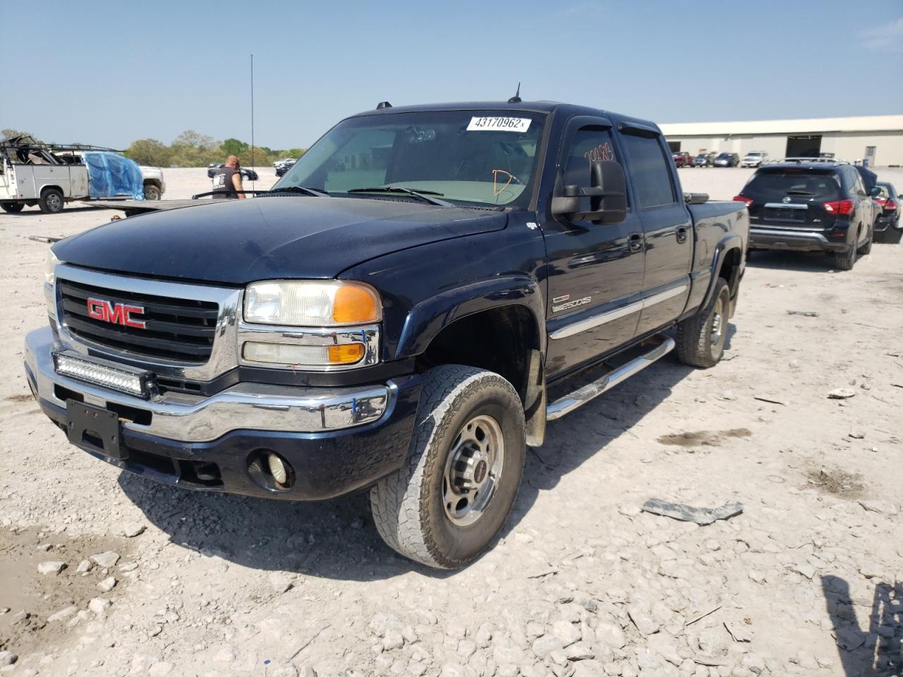 Photo 2 from auction – 2005 GMC SIERRA K25 with VIN 1GTHK232X5F871479
