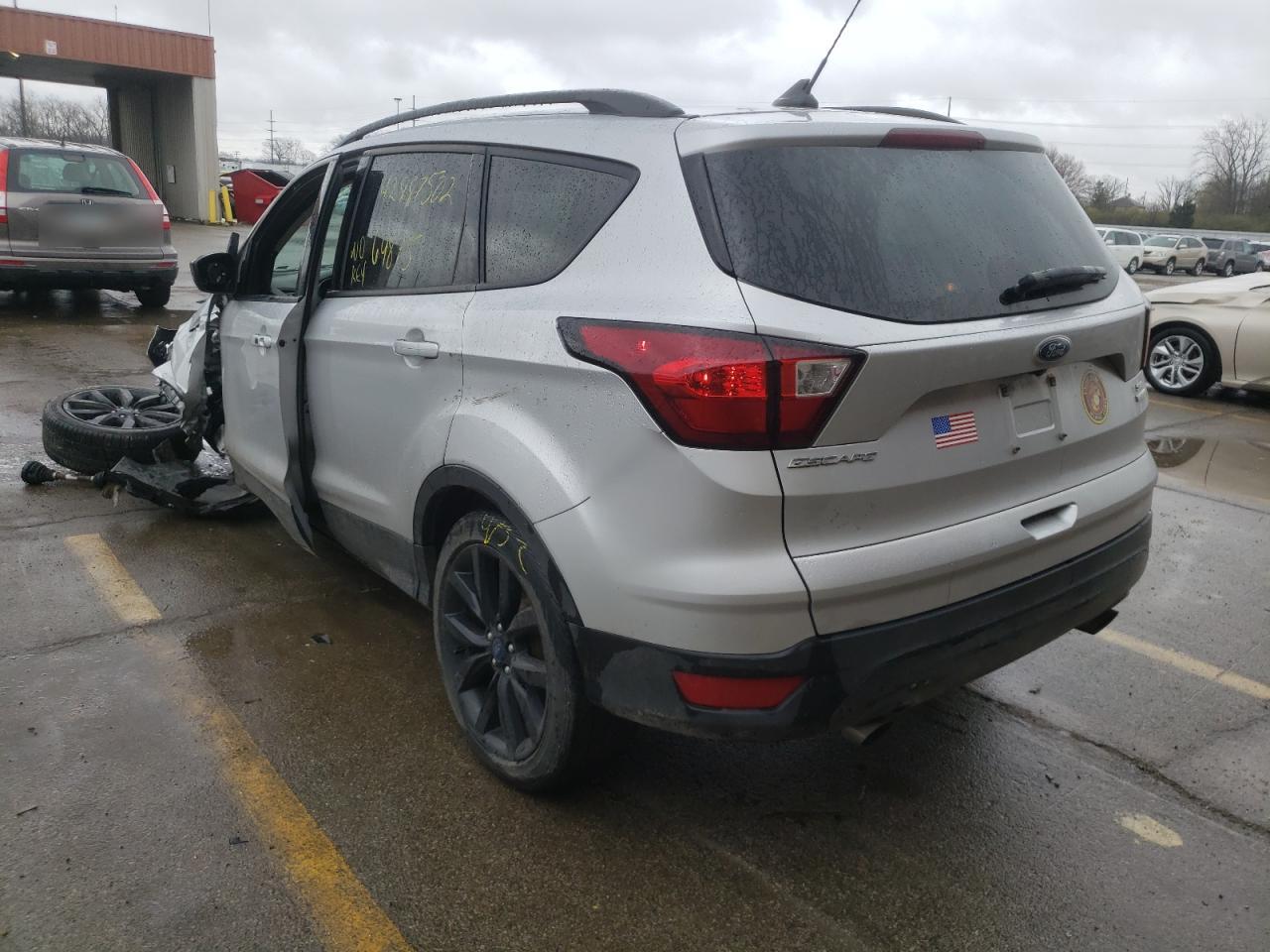 Photo 3 from auction – 2019 FORD ESCAPE SE with VIN 1FMCU0GD8KUA64367