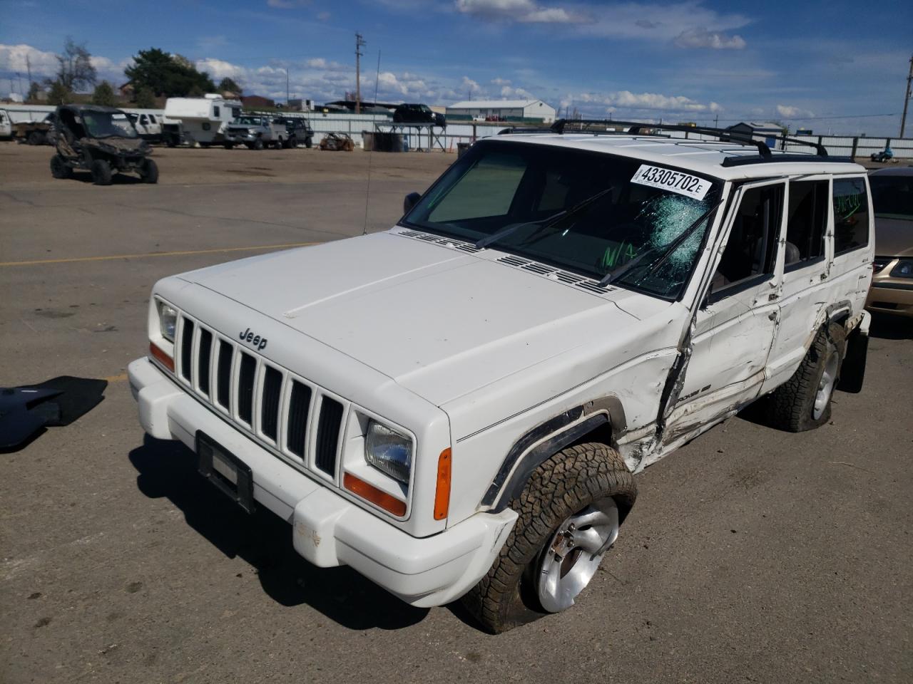Photo 2 from auction – 1998 JEEP CHEROKEE S with VIN 1J4FJ68S3WL131635