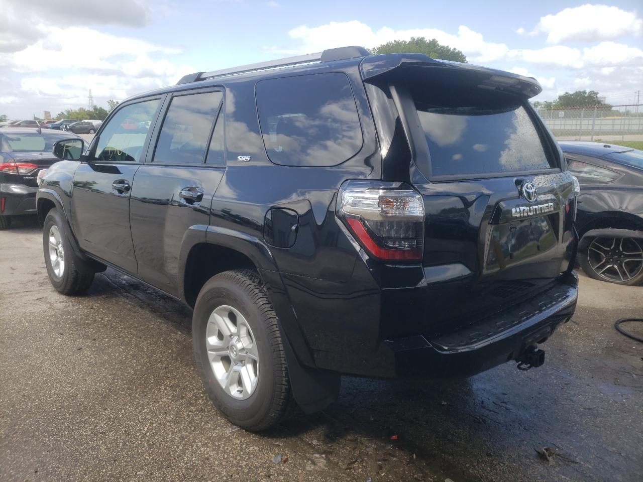 Photo 3 from auction – 2022 TOYOTA 4RUNNER SR with VIN JTEEU5JR2N5263343