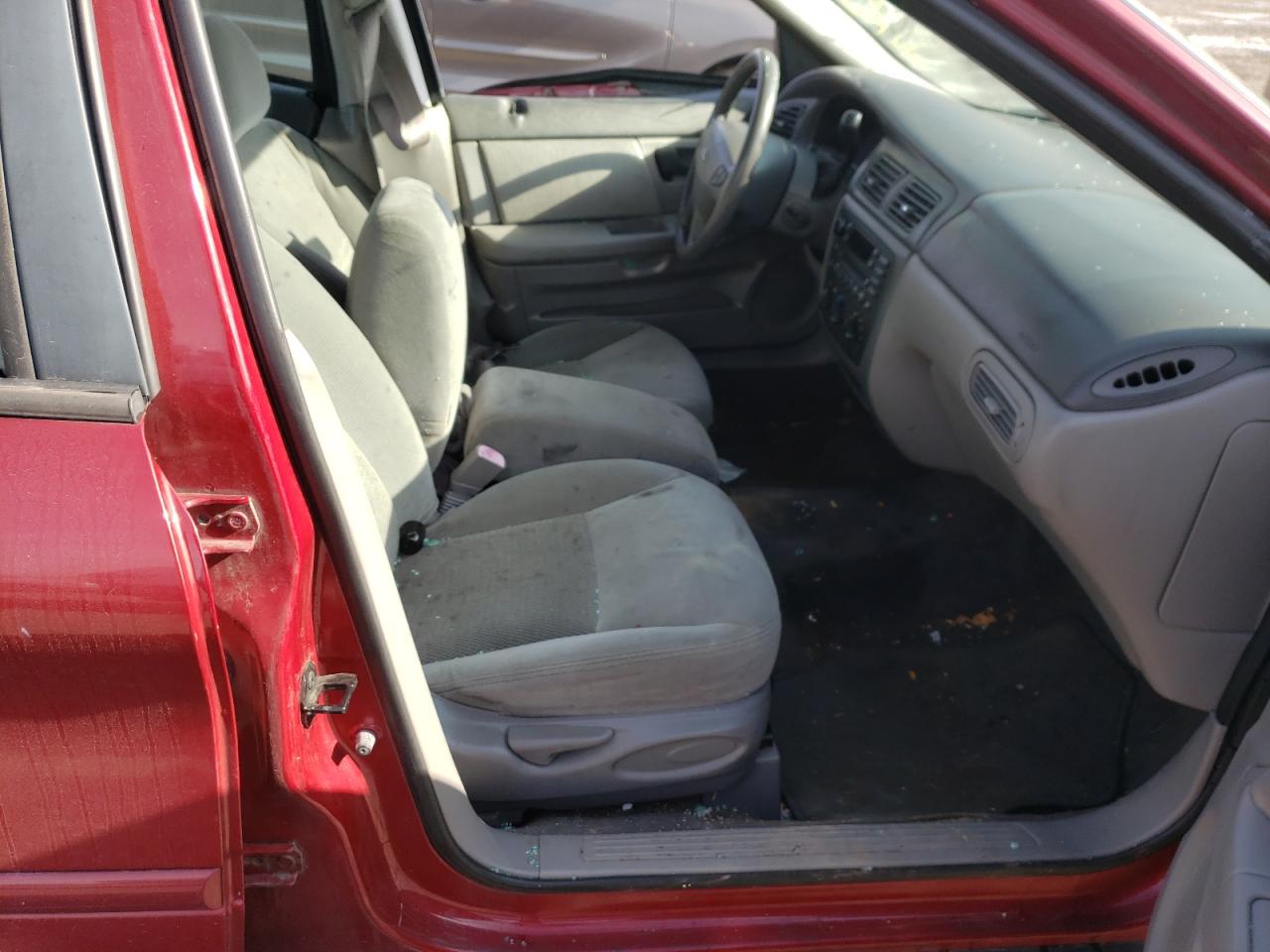 Photo 5 from auction – 2003 FORD TAURUS SES with VIN 1FAFP55243A222817