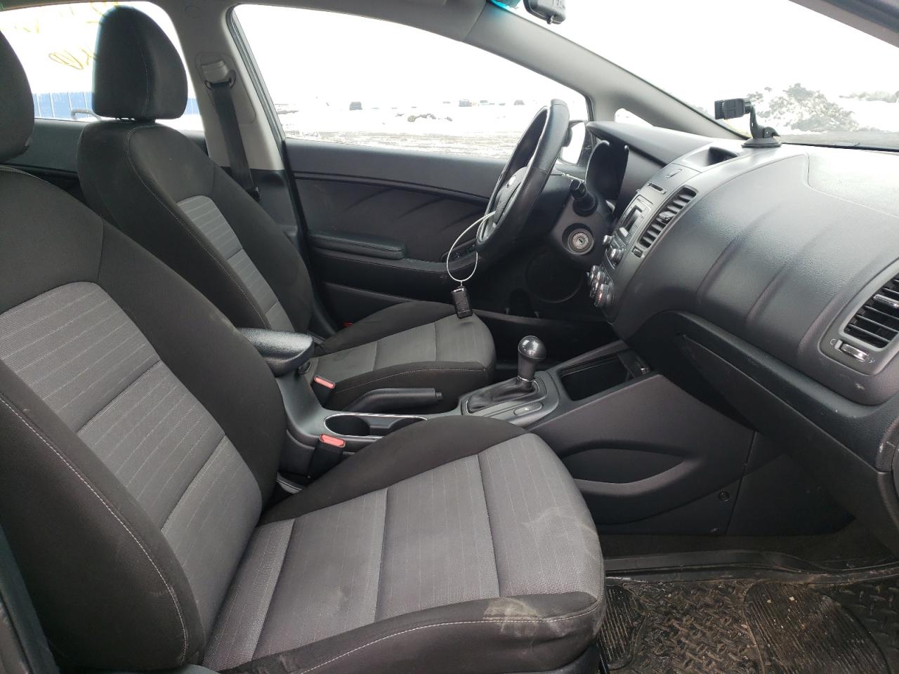 Photo 5 from auction – 2016 KIA FORTE LX with VIN KNAFX4A64G5560355
