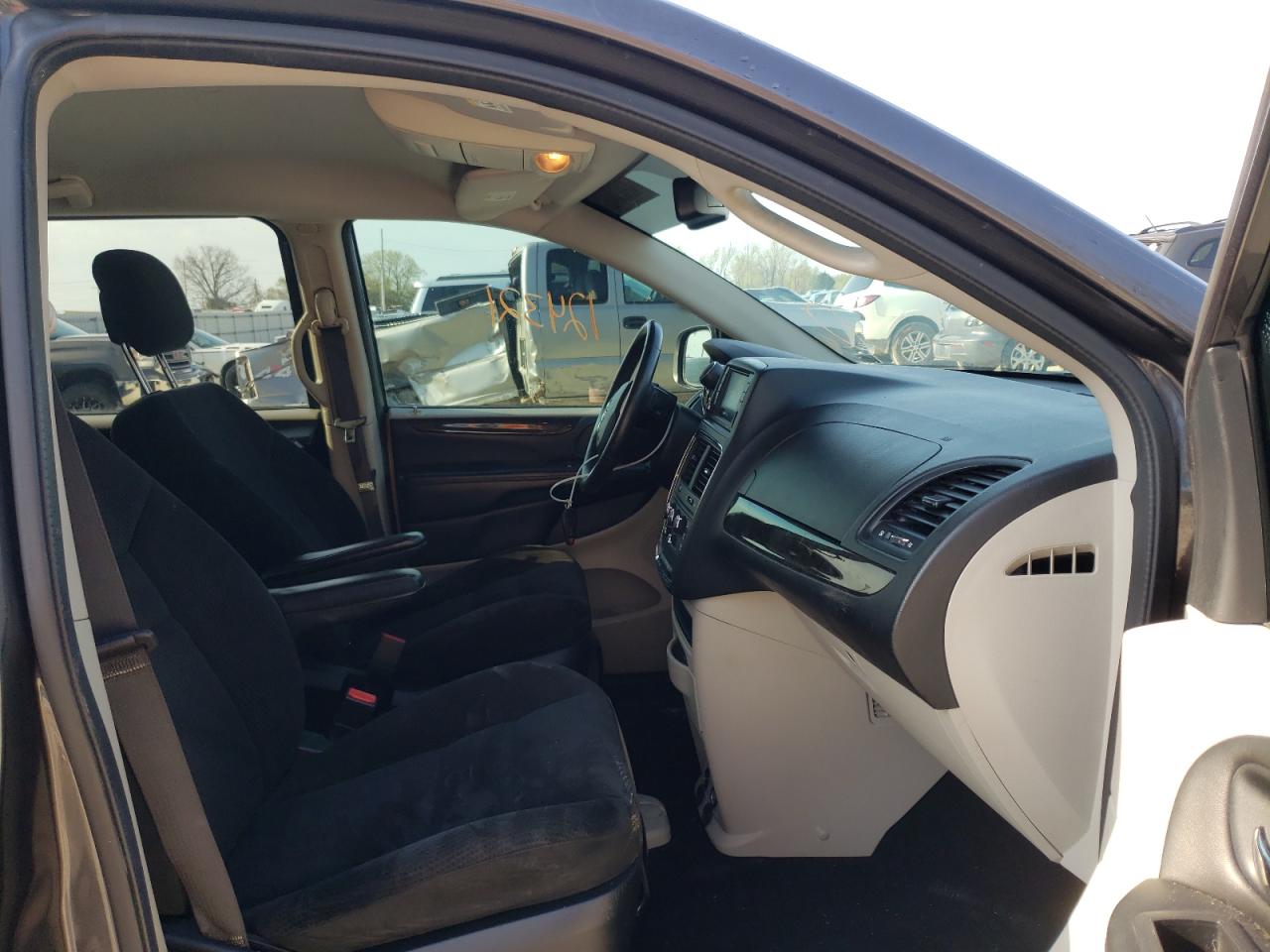 Photo 5 from auction – 2016 DODGE GRAND CARA with VIN 2C4RDGBG4GR379499