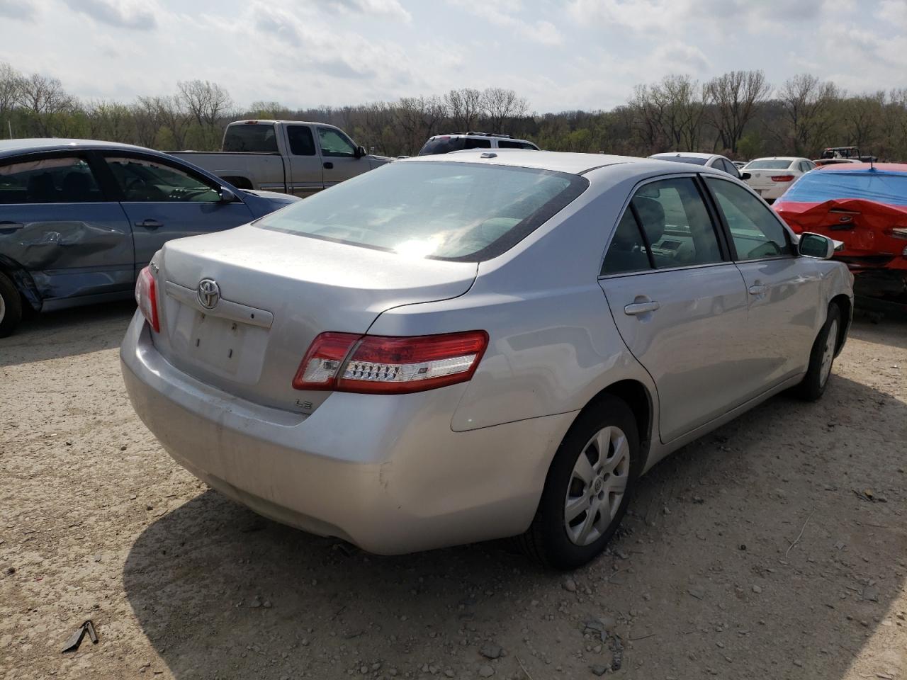 Photo 4 from auction – 2010 TOYOTA CAMRY BASE with VIN 4T1BF3EK0AU023318