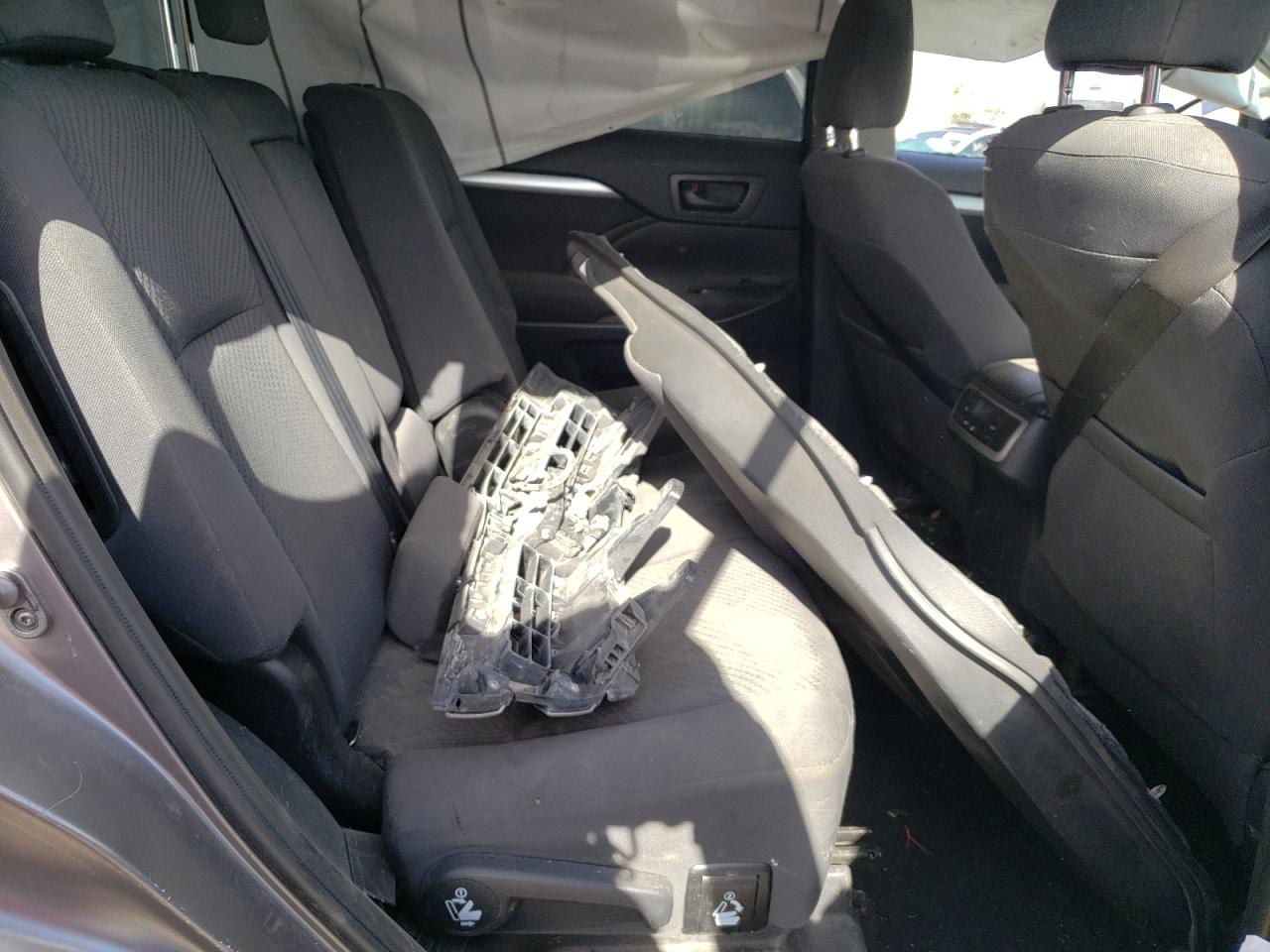 Photo 6 from auction – 2019 TOYOTA HIGHLANDER with VIN 5TDZZRFH8KS362415