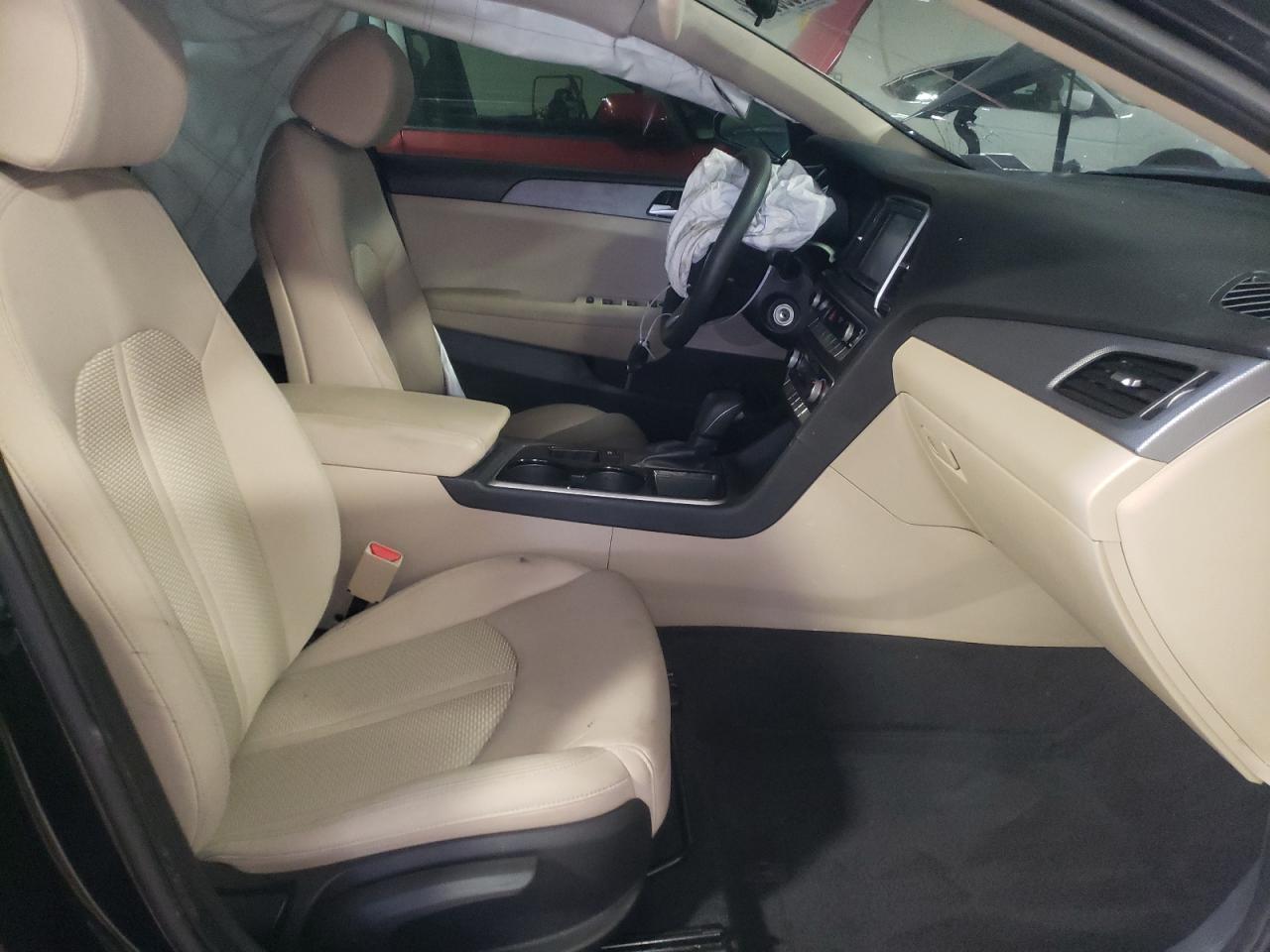 Photo 5 from auction – 2019 HYUNDAI SONATA SE with VIN 5NPE24AF3KH817642