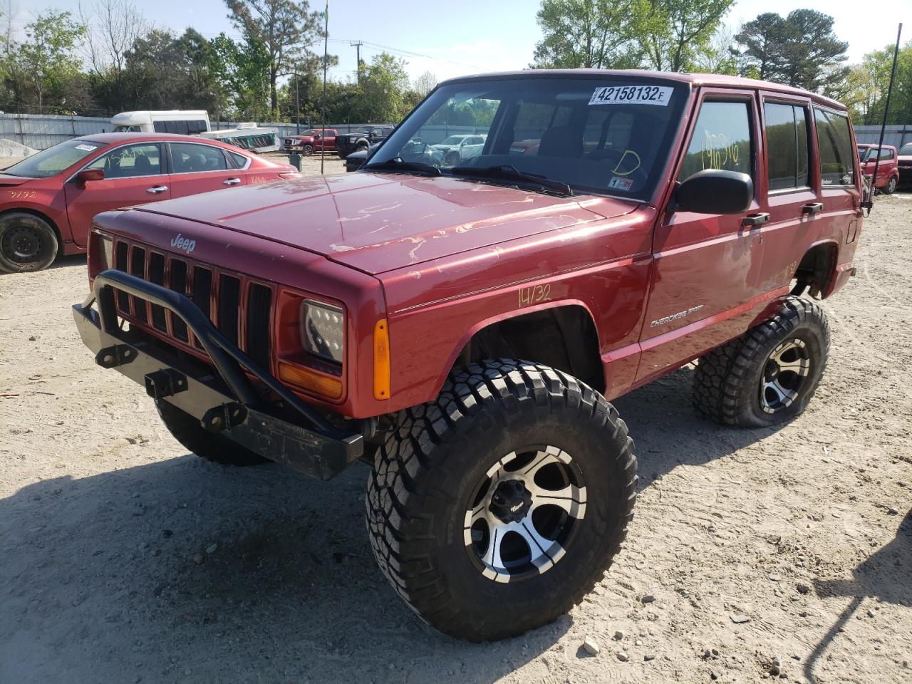 Photo 2 from auction – 1999 JEEP CHEROKEE with VIN 1J4FF68S0XL506190