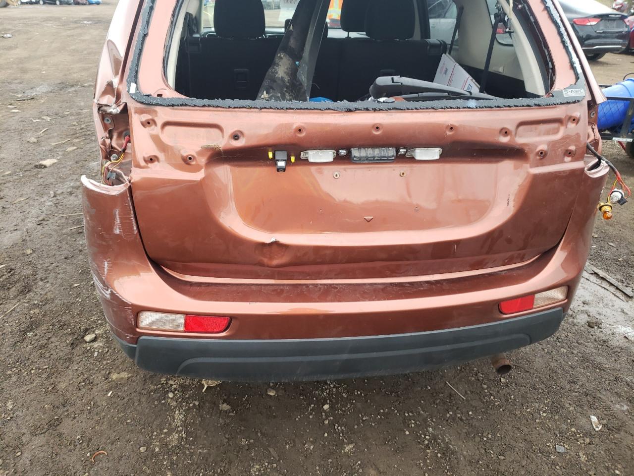 Photo 9 from auction – 2014 MITSUBISHI OUTLANDER with VIN JA4AZ3A38EZ000149