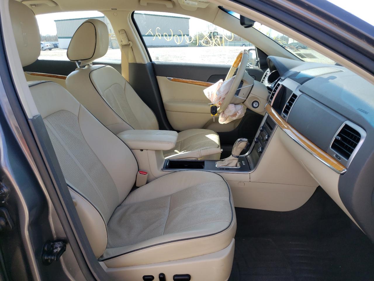 Photo 5 from auction – 2010 LINCOLN MKZ with VIN 3LNHL2GC7AR614014