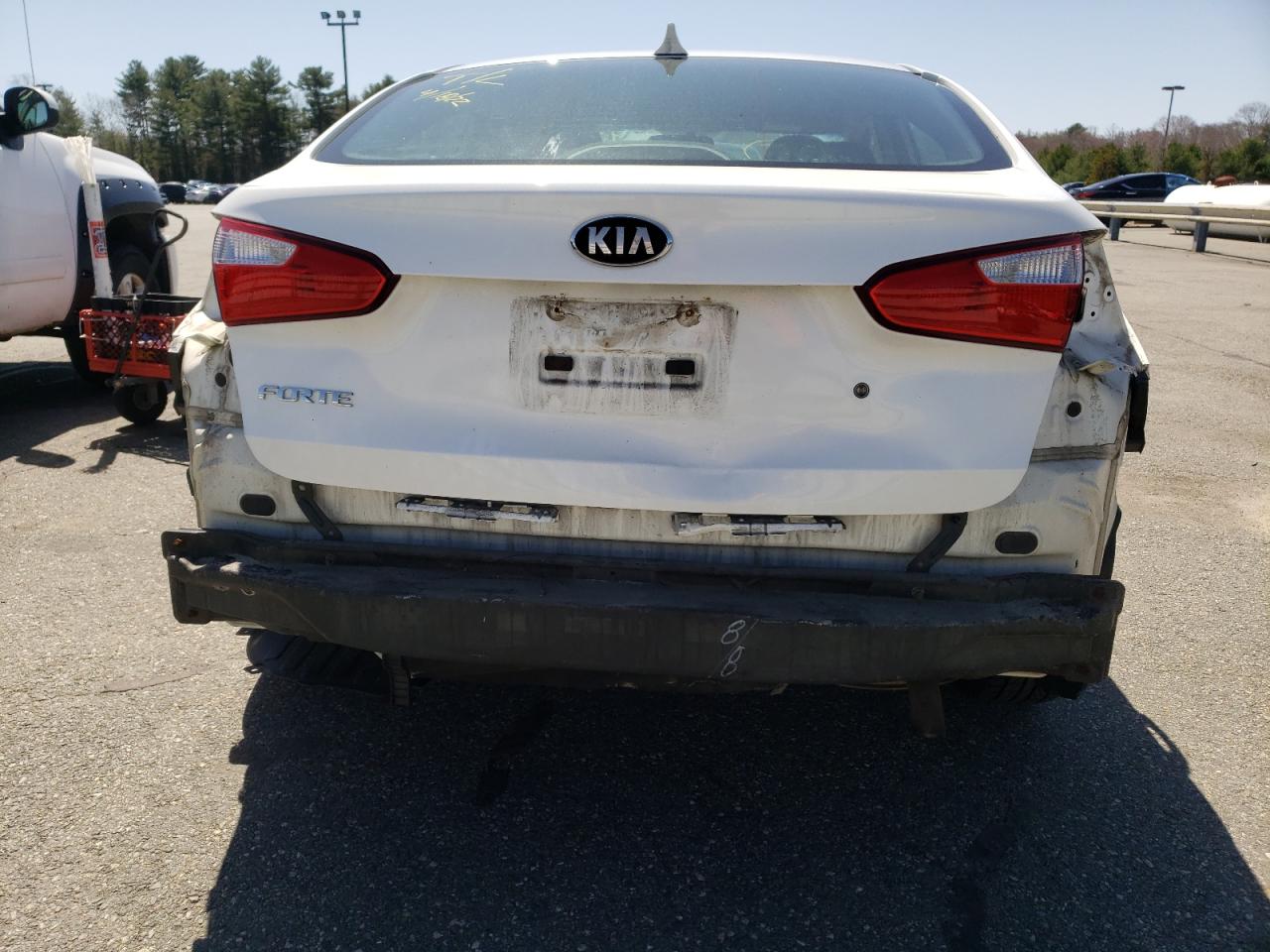 Photo 9 from auction – 2014 KIA FORTE LX with VIN KNAFK4A68E5087152