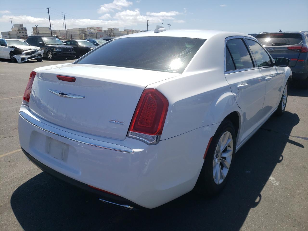 Photo 4 from auction – 2016 CHRYSLER 300 LIMITE with VIN 2C3CCAAG2GH230221