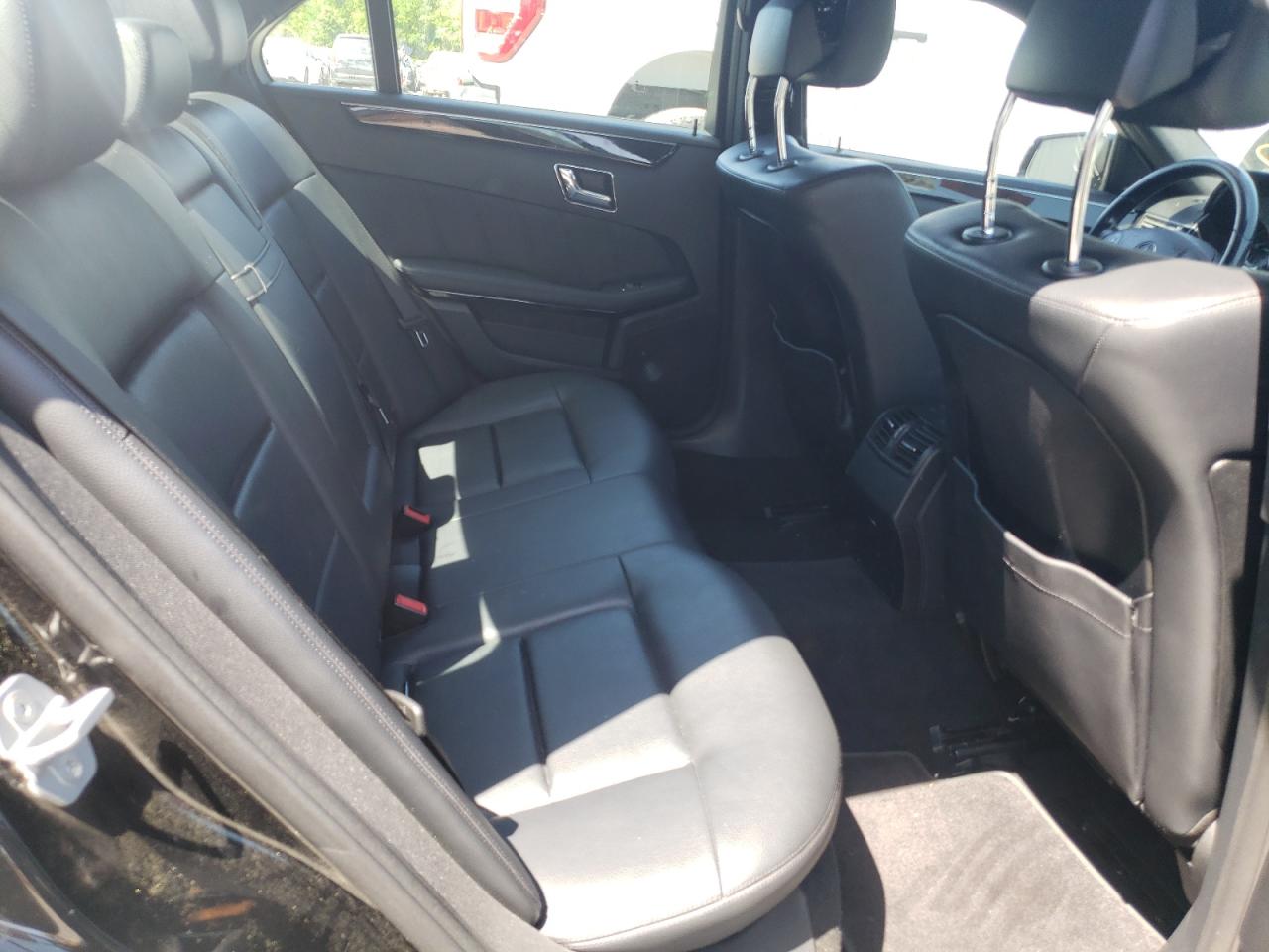 Photo 6 from auction – 2010 MERCEDES-BENZ E 350 with VIN WDDHF5GB5AA109593