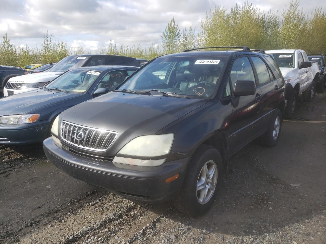 Photo 2 from auction – 2001 LEXUS RX 300 with VIN JTJHF10U010194862