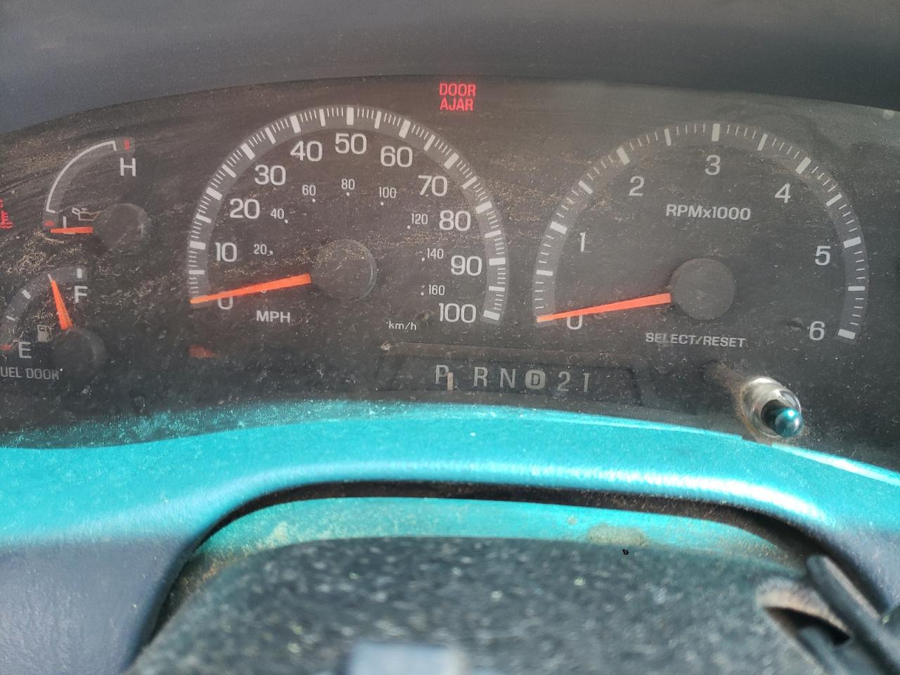Photo 8 from auction – 1999 FORD F150 with VIN 1FTRX07W4XKB73936