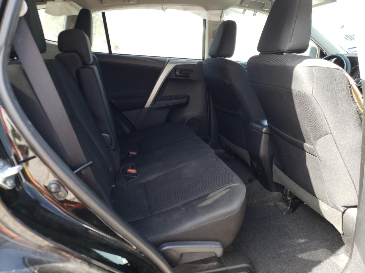Photo 6 from auction – 2016 TOYOTA RAV4 LE with VIN 2T3ZFREV7GW300381