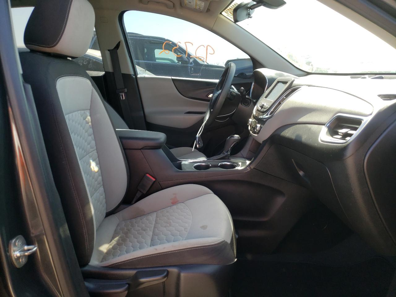 Photo 5 from auction – 2019 CHEVROLET EQUINOX LT with VIN 2GNAXKEV4K6175109