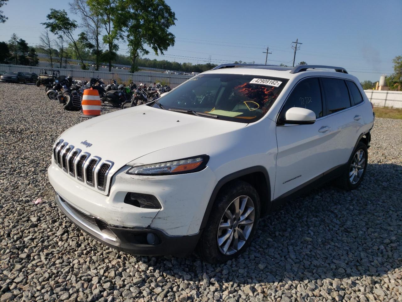 Photo 2 from auction – 2015 JEEP CHEROKEE L with VIN 1C4PJLDS3FW573487
