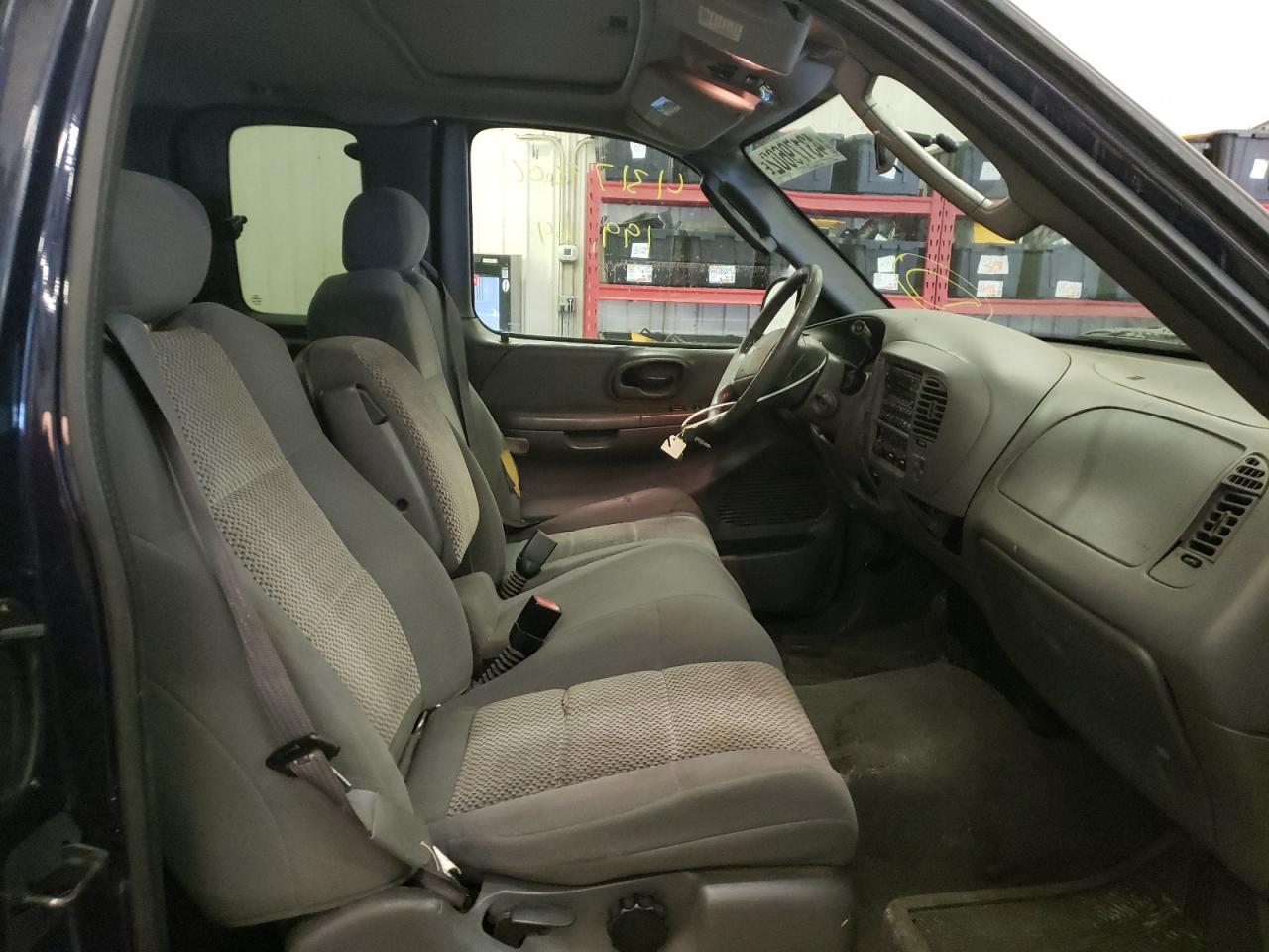 Photo 5 from auction – 2003 FORD F150 with VIN 1FTRX18L63NA13012