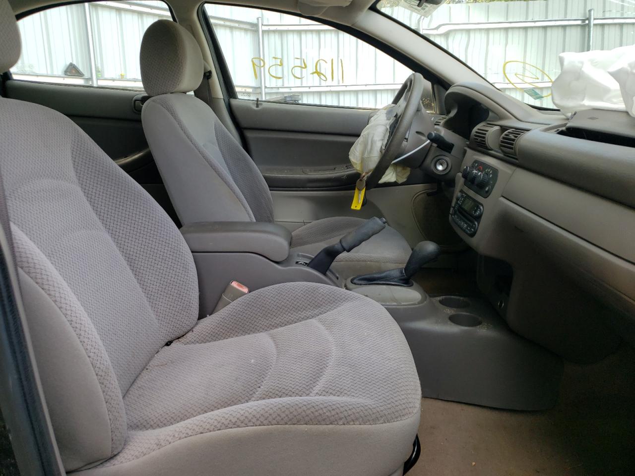 Photo 5 from auction – 2004 DODGE STRATUS SX with VIN 1B3EL46R84N320719
