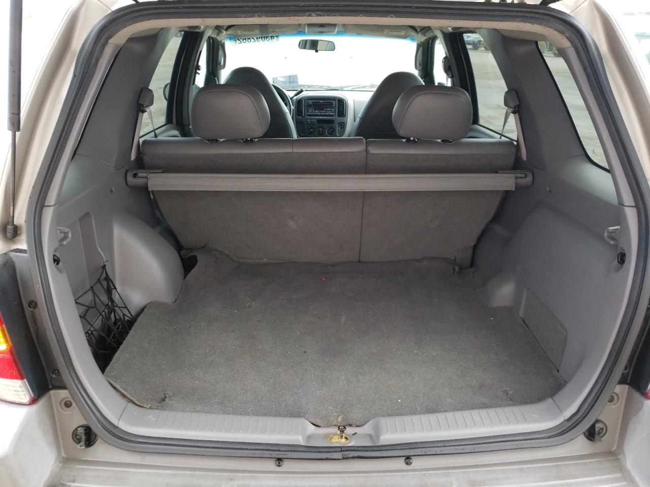 Photo 9 from auction – 2001 FORD ESCAPE XLT with VIN 1FMYU03101KB82022