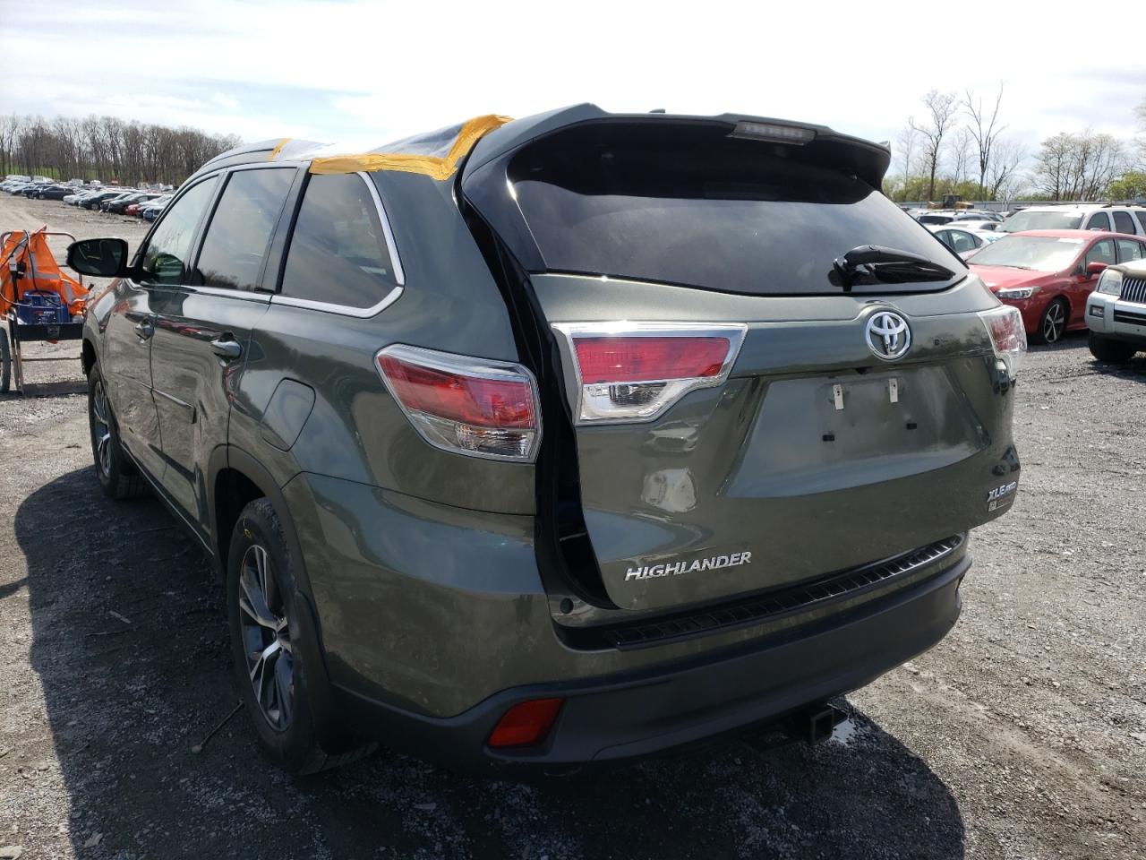 Photo 3 from auction – 2016 TOYOTA HIGHLANDER with VIN 5TDJKRFH5GS334919