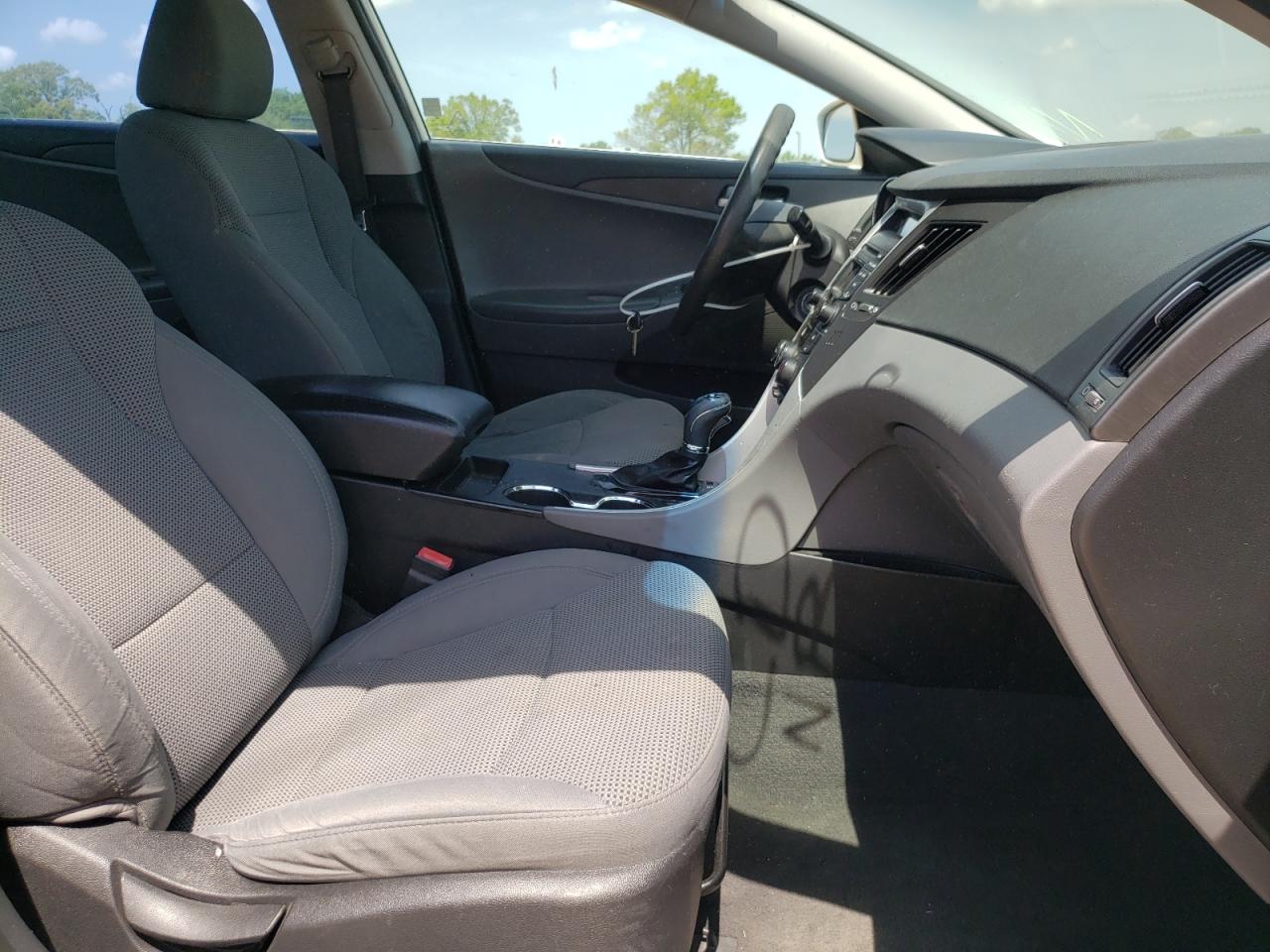 Photo 5 from auction – 2014 HYUNDAI SONATA GLS with VIN 5NPEB4AC2EH857012
