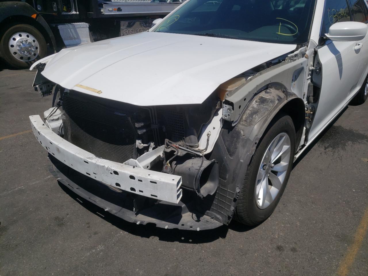 Photo 9 from auction – 2016 CHRYSLER 300 LIMITE with VIN 2C3CCAAG2GH230221