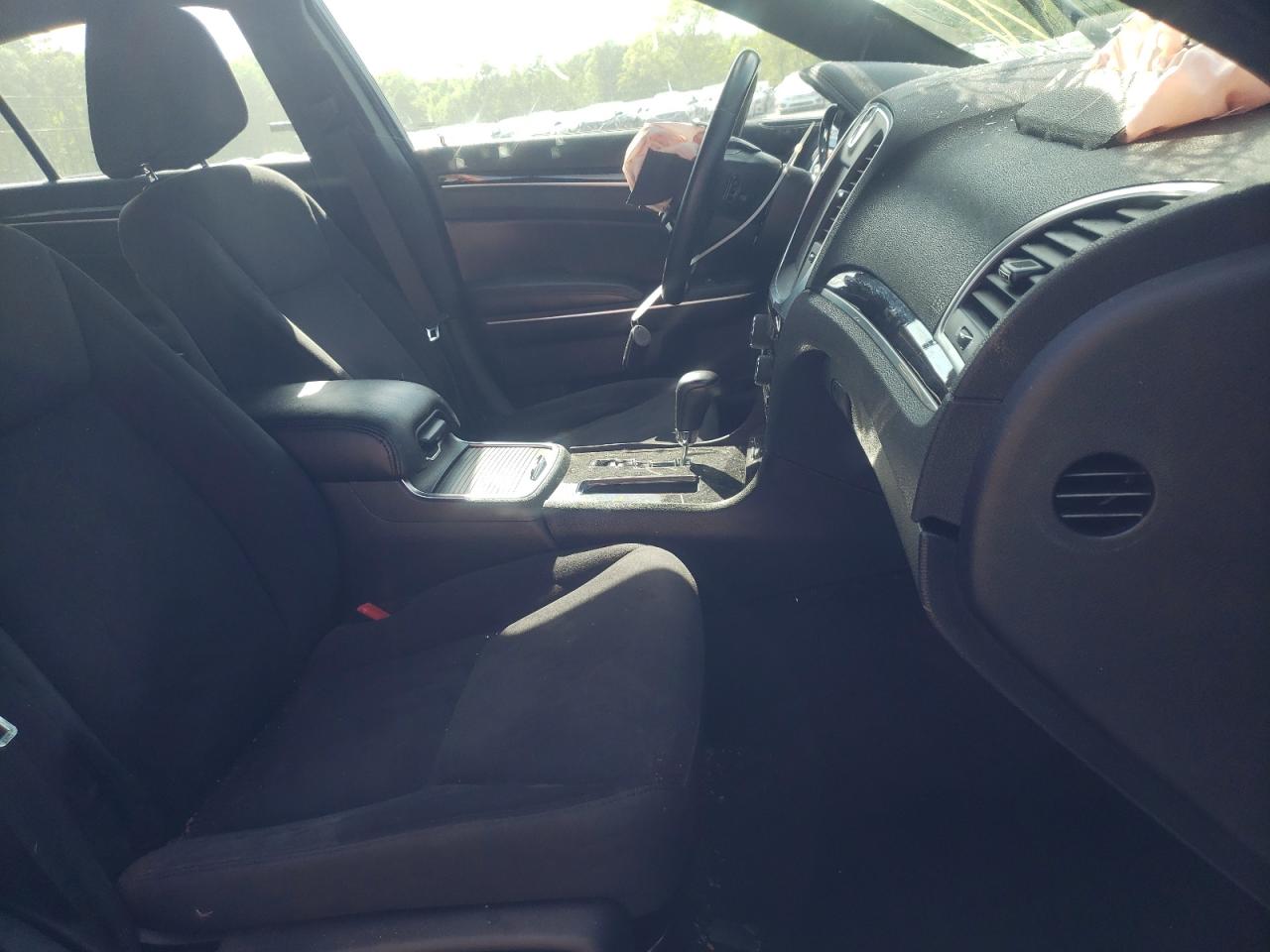 Photo 5 from auction – 2011 CHRYSLER 300 with VIN 2C3CA4CG5BH529912