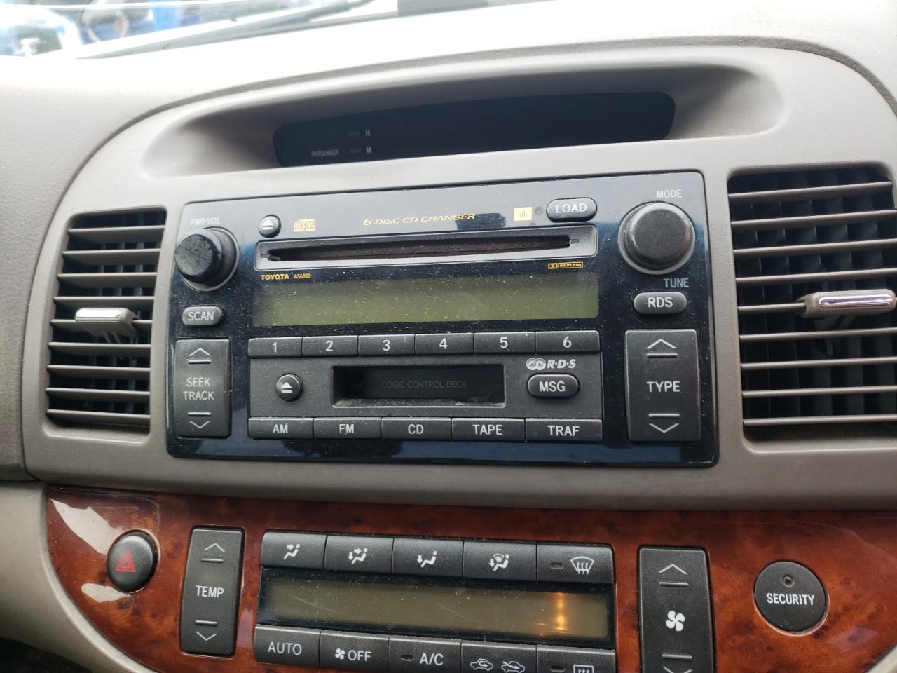 Photo 9 from auction – 2003 TOYOTA CAMRY LE with VIN 4T1BE30K83U671017